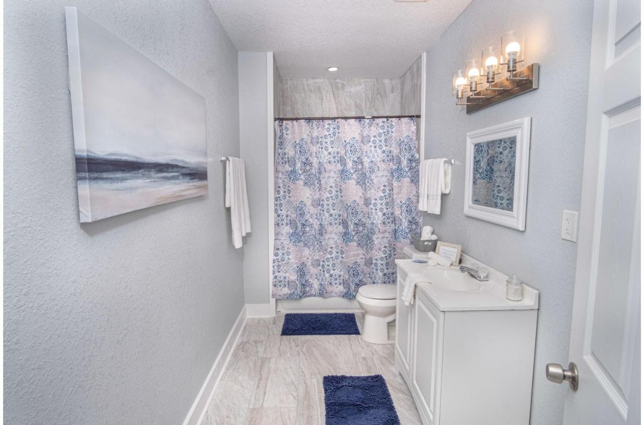 Holiday home Wonderful 3 Bedroom 2 Ba Near Downtown
