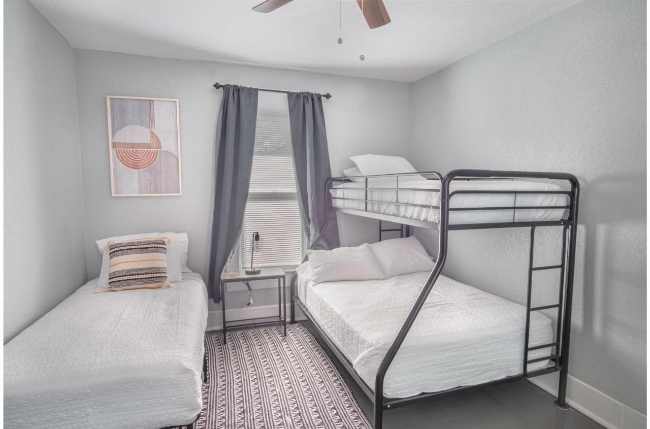 Сasa de vacaciones Wonderful 3 Bedroom 2 Ba Near Downtown San Antonio